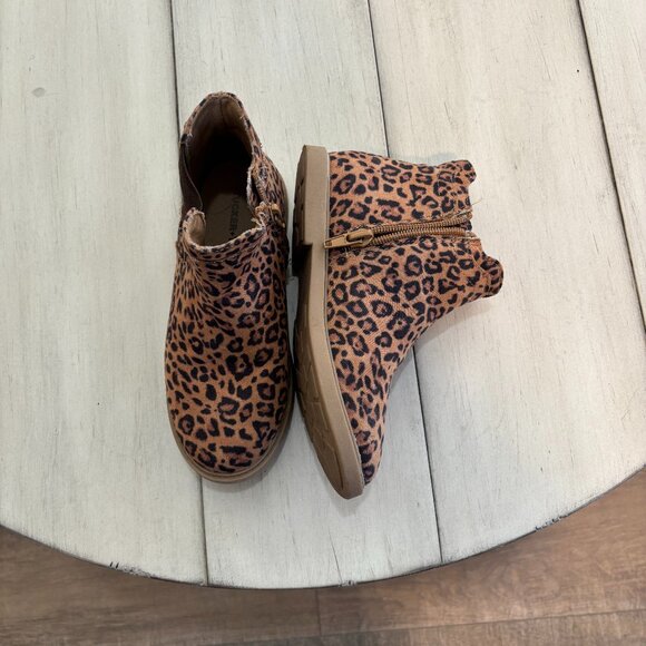 Girl's Leopard Print Ankle Booties, size 12, side zip, great condition! - Picture 3 of 5